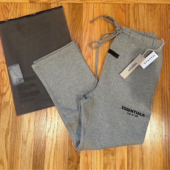 Essentials relaxed sweatpants joggers dark oatmeal SS22 - Picture 10 of 15